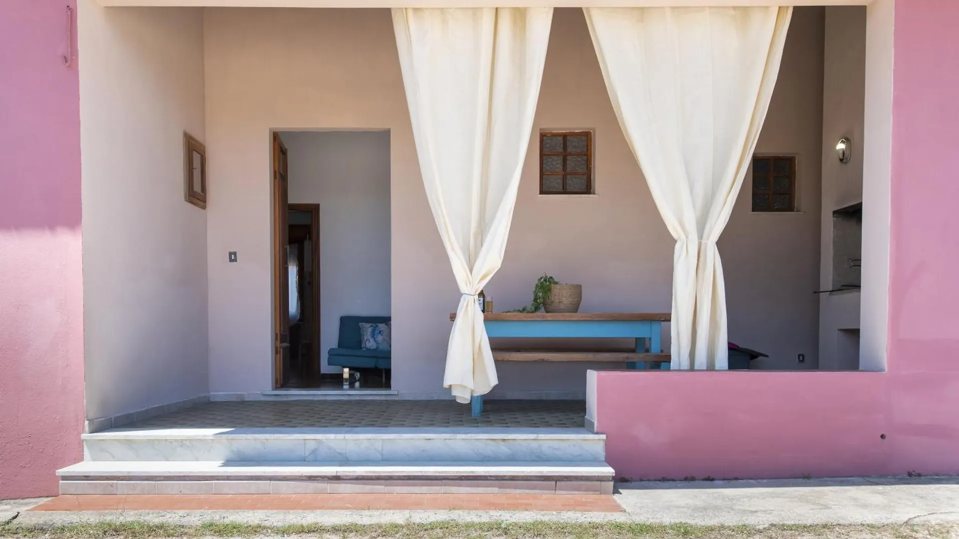 Spacious Home In Costa Rossa Trinità dʼAgultu Hébergement de vacances