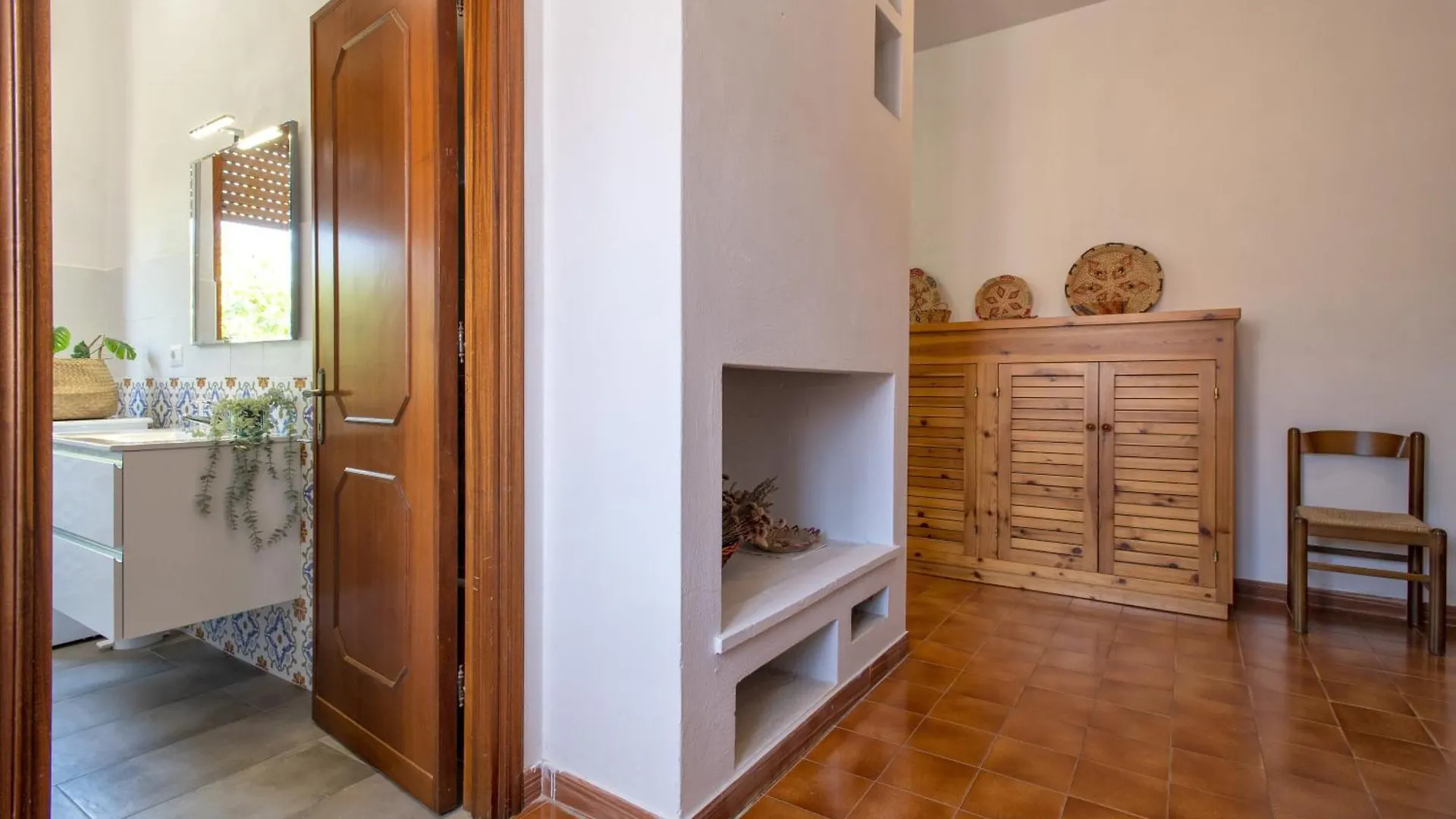 Spacious Home In Costa Rossa Trinità dʼAgultu Hébergement de vacances